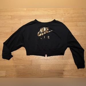 Cropped Nike Crewneck